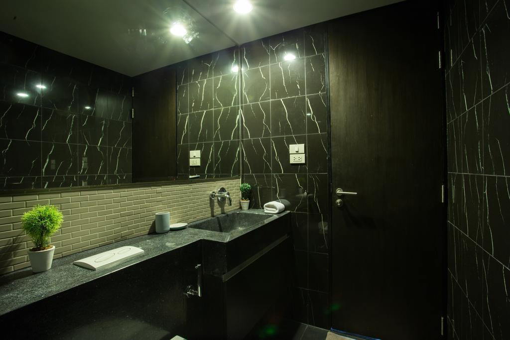 Siamese Gioia Aparthotel Bangkok Exterior photo